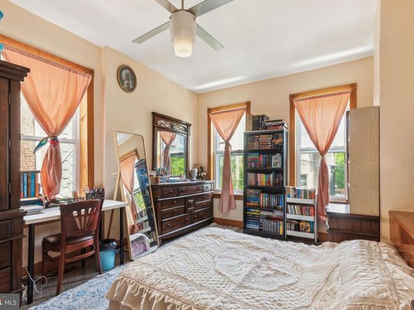 225 Buckingham Place, Philadelphia PA 19104