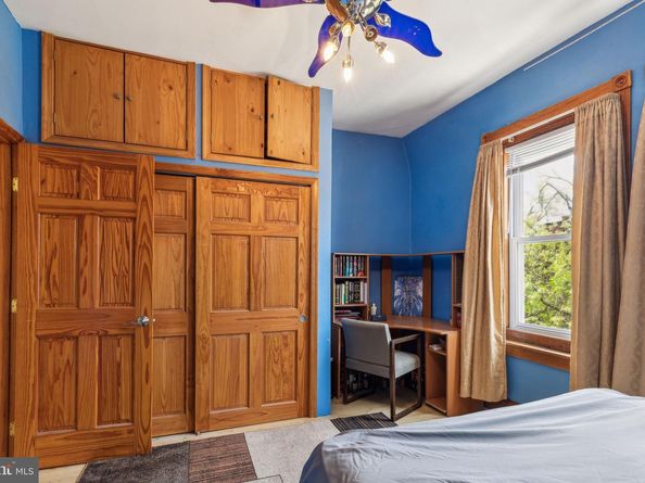 225 Buckingham Place, Philadelphia PA 19104