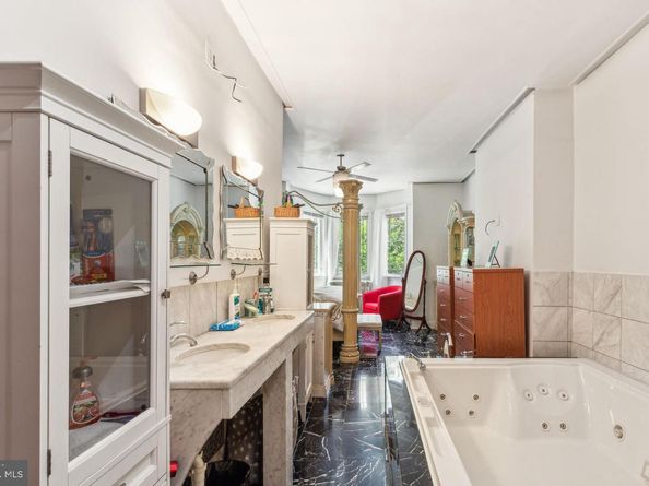 225 Buckingham Place, Philadelphia PA 19104