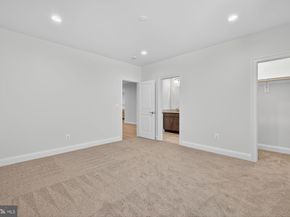 910 Fairway Drive NE, Vienna VA 22180