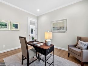 910 Fairway Drive NE, Vienna VA 22180
