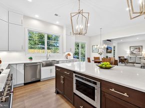 910 Fairway Drive NE, Vienna VA 22180