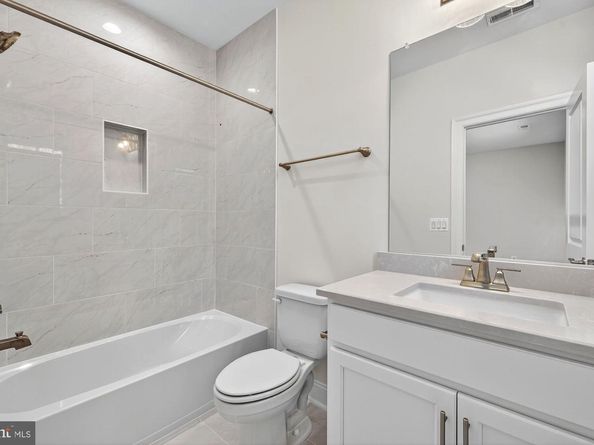 910 Fairway Drive NE, Vienna VA 22180