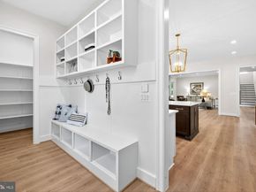 910 Fairway Drive NE, Vienna VA 22180