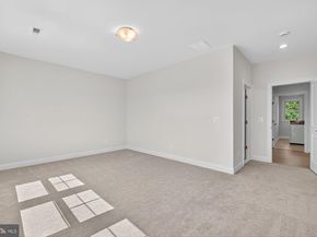 910 Fairway Drive NE, Vienna VA 22180