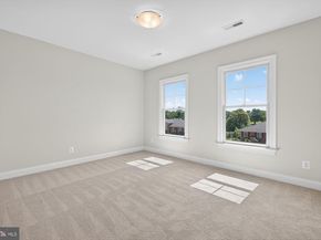 910 Fairway Drive NE, Vienna VA 22180