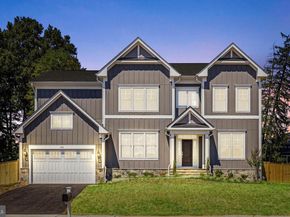910 Fairway Drive NE, Vienna VA 22180