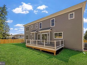 910 Fairway Drive NE, Vienna VA 22180