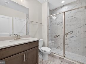 910 Fairway Drive NE, Vienna VA 22180