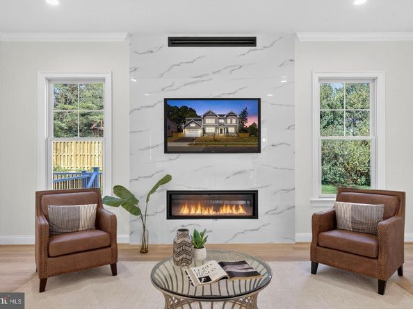 910 Fairway Drive NE, Vienna VA 22180