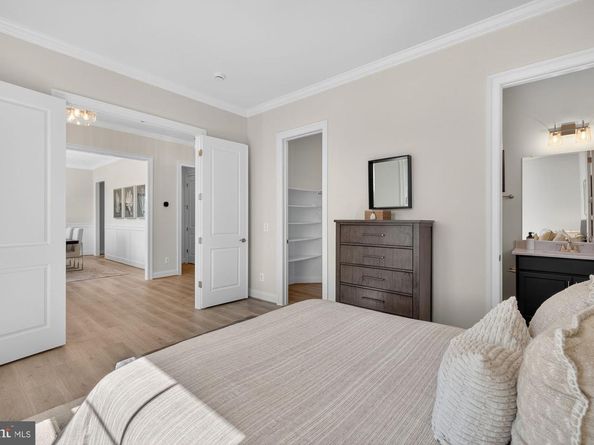 910 Fairway Drive NE, Vienna VA 22180