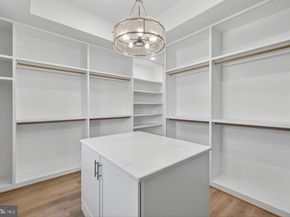 910 Fairway Drive NE, Vienna VA 22180