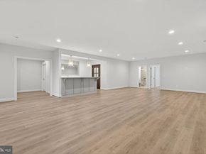 910 Fairway Drive NE, Vienna VA 22180