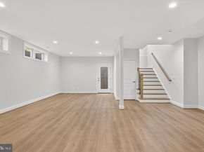 910 Fairway Drive NE, Vienna VA 22180