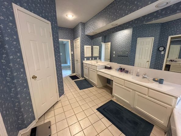 13618 Hidden Dell Court, Houston TX 77059