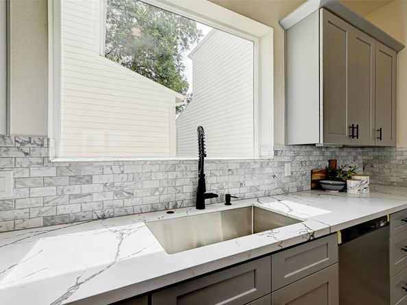 2905 Nagle Street, Houston TX 77004