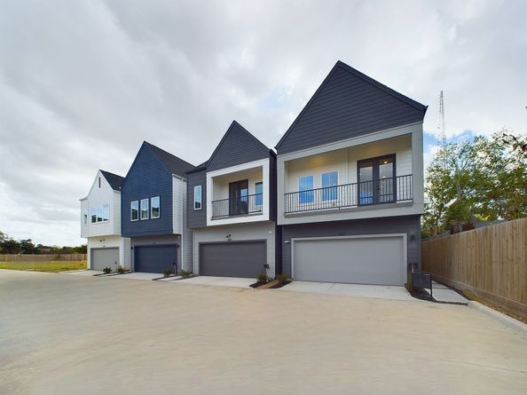 2710 Jensen Creek Lane, Houston TX 77026