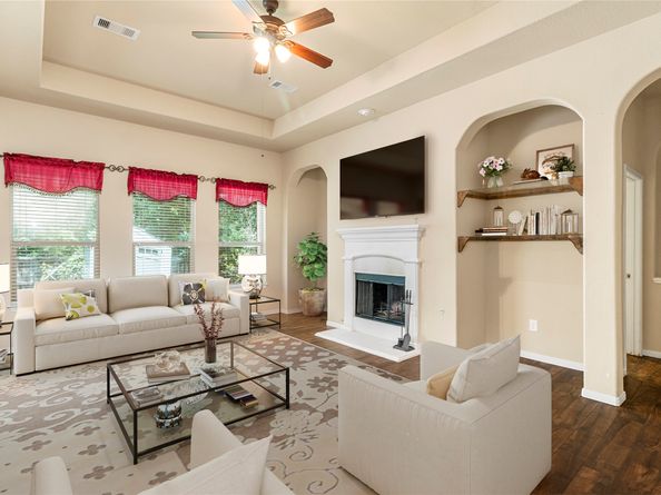 1938 Honey Laurel Drive, Conroe TX 77304