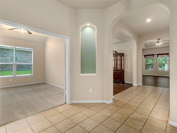 1938 Honey Laurel Drive, Conroe TX 77304