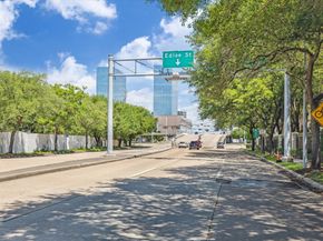 5135 Edloe Street, Houston TX 77005