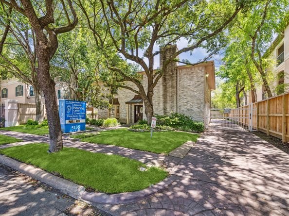 5135 Edloe Street, Houston TX 77005