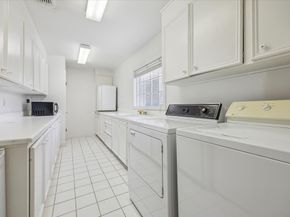 5135 Edloe Street, Houston TX 77005
