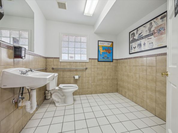 5135 Edloe Street, Houston TX 77005