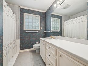 5135 Edloe Street, Houston TX 77005