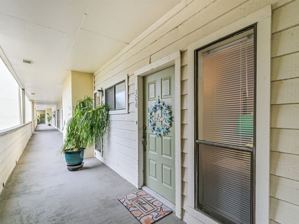 18809 Egret Bay Boulevard 306, Webster TX 77058