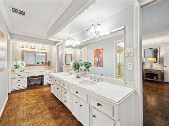 10227 Holly Springs Drive, Houston TX 77042