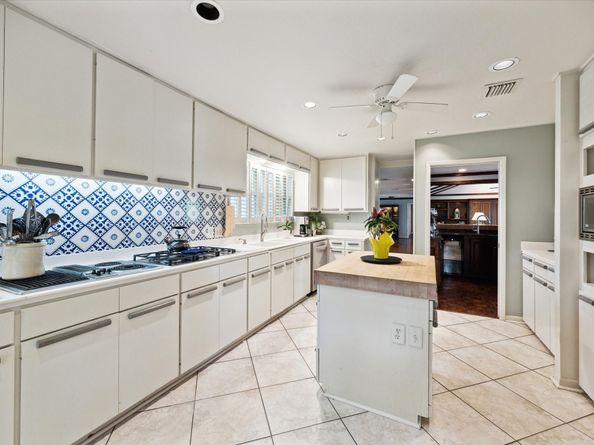 10227 Holly Springs Drive, Houston TX 77042