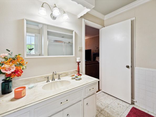 10227 Holly Springs Drive, Houston TX 77042