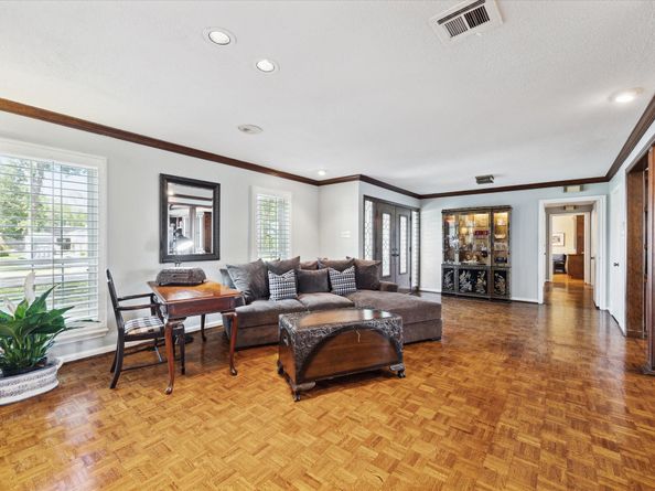 10227 Holly Springs Drive, Houston TX 77042