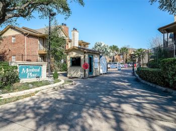 2121 Hepburn Street
