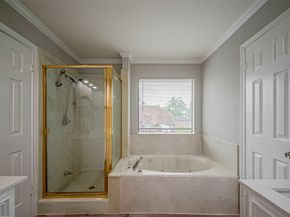 215 Wood Circle Lane, Houston TX 77015