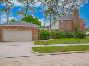 215 Wood Circle Lane, Houston TX 77015