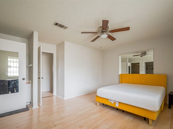 5837 Sunforest Drive, Houston TX 77092