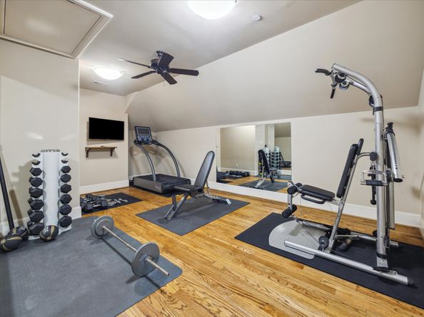 2 Burkhart Forest Court, Spring Valley Village TX 77055