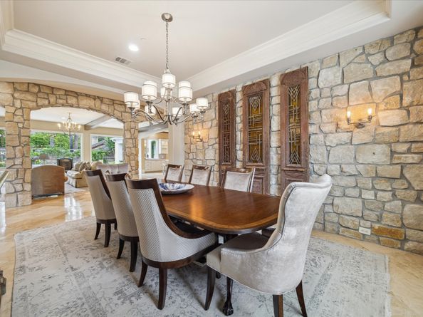 2 Burkhart Forest Court, Spring Valley Village TX 77055
