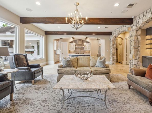 2 Burkhart Forest Court, Spring Valley Village TX 77055