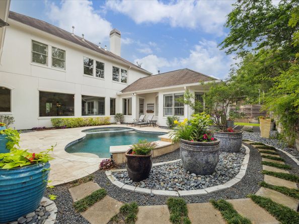 2 Burkhart Forest Court, Spring Valley Village TX 77055