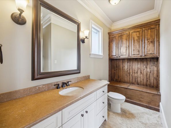2 Burkhart Forest Court, Spring Valley Village TX 77055