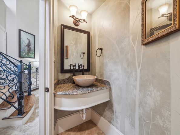 2 Burkhart Forest Court, Spring Valley Village TX 77055