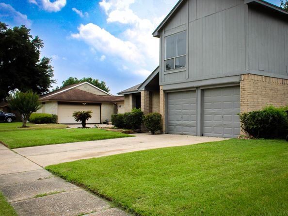11335 Chelsea Walk Drive, Houston TX 77066