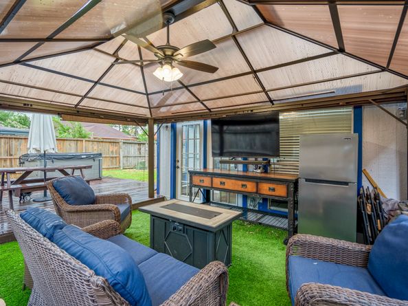 1003 Sugarfield Court, Sugar Land TX 77498