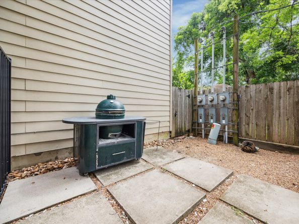 5219 Kiam Street F, Houston TX 77007