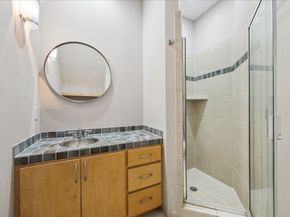 5219 Kiam Street F, Houston TX 77007