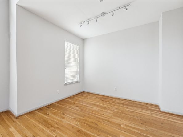 5219 Kiam Street F, Houston TX 77007