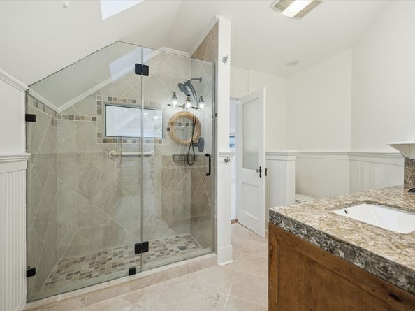 208 E 12th Street, Houston TX 77008