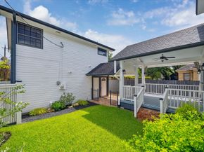 208 E 12th Street, Houston TX 77008